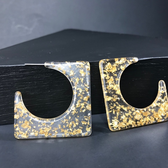 🆑 “C" Square Resin Studs Gold Flake - Picture 2 of 4